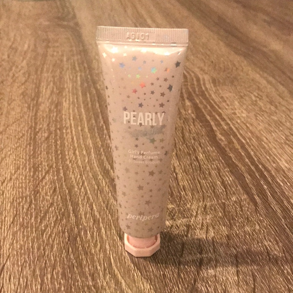 Peripera Pearly Night hand cream in Sweet Bouquet